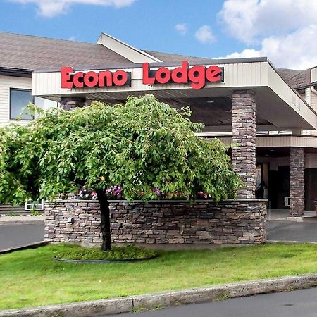 Econo Lodge Итака Екстериор снимка